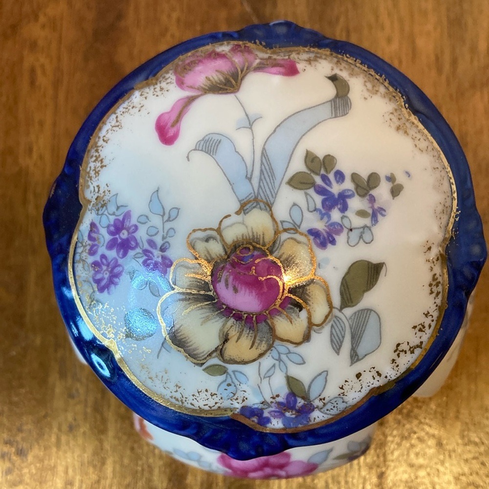 FW & Co Vintage Hand Painted Floral‎ Porcelain Hinged Trinket Box England - Picture 6 of 14